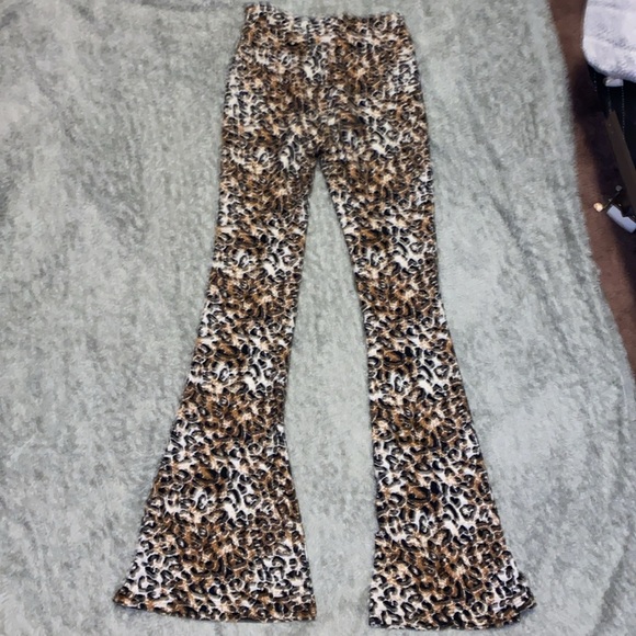 Cute womens S (3-5) leopard stretchy pants with bell bottoms - Picture 3 of 4